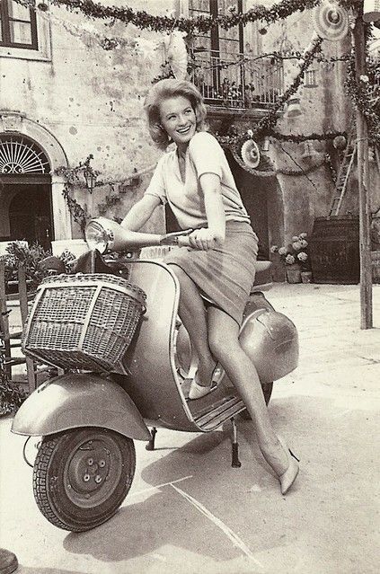 ANGIE DICKINSON VESPA CLASSIC